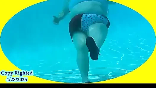 Vicki si suster nakal lagi asik muasin memeknya pakai 2 baru di bawah sinar matahari bagian 1