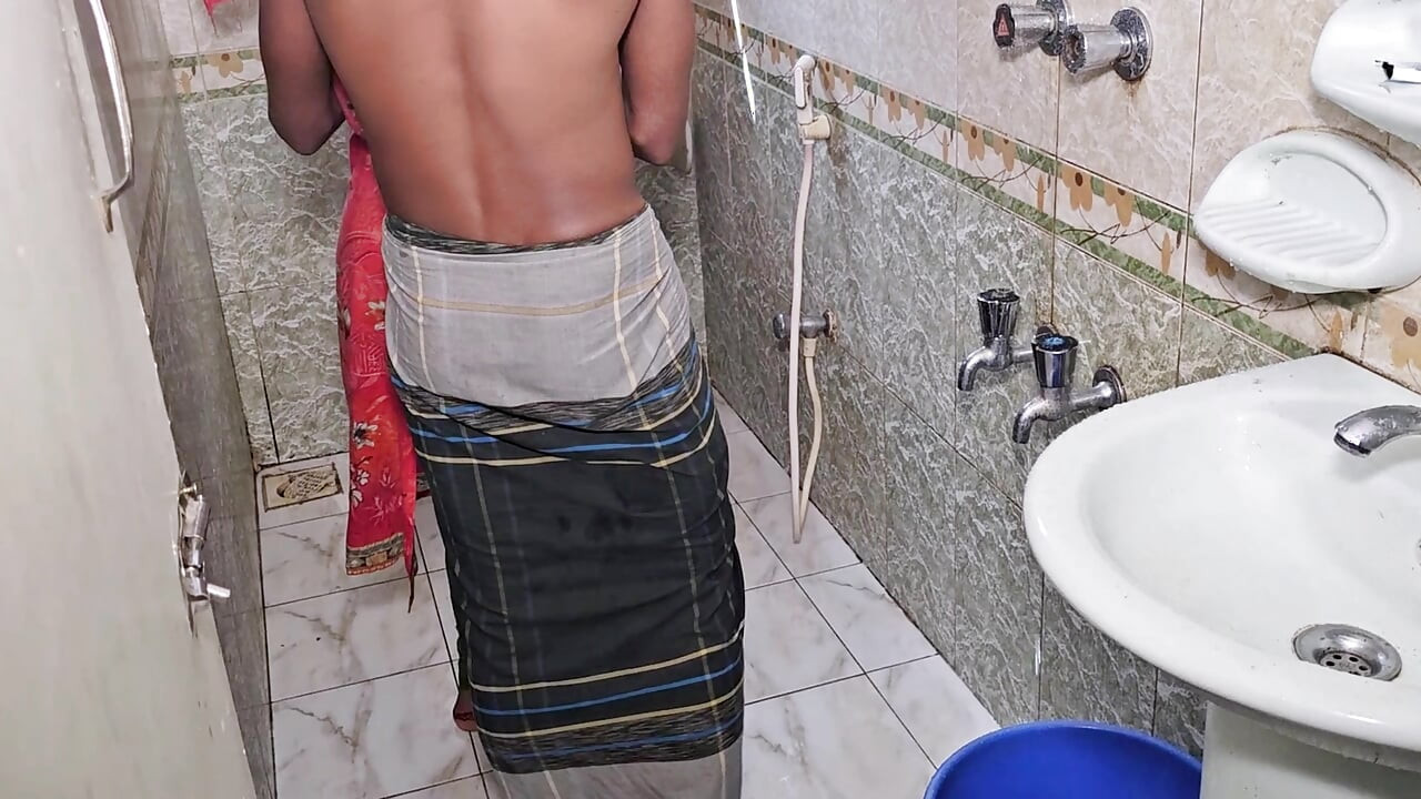 Indyjska Desi Bhabhi ne apne pussy ras pilayi