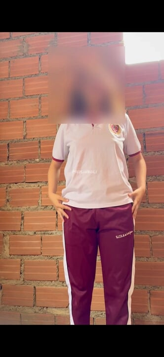 TINERII STUDENȚI SE FURIȘEAZĂ DE LA ȘCOALĂ PENTRU A SE FUTE CU UN PORNO REAL DE ACASĂ, OH, IUBIREA MEA