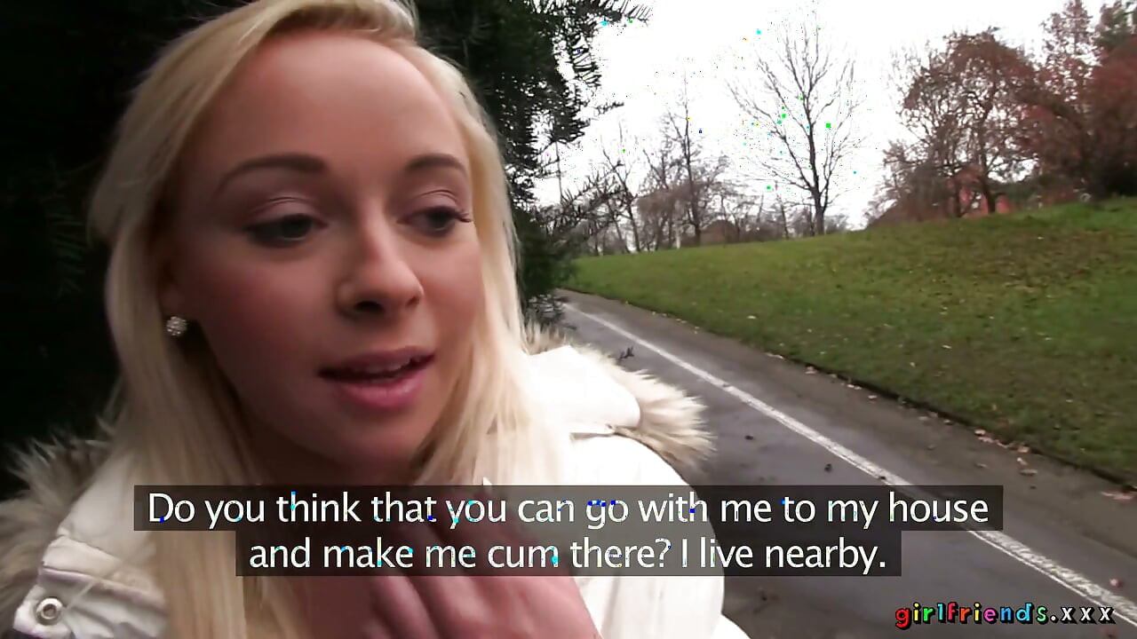 Girlfriends XXX - POV lesbijek cipki jedzenie, Popisywanie się