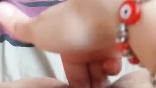 Aku lagi asik ngocok kontolku sore-sore - pov