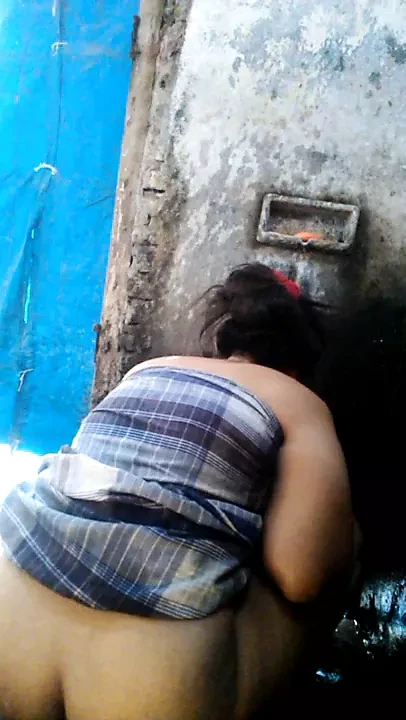 big ass aunty bath