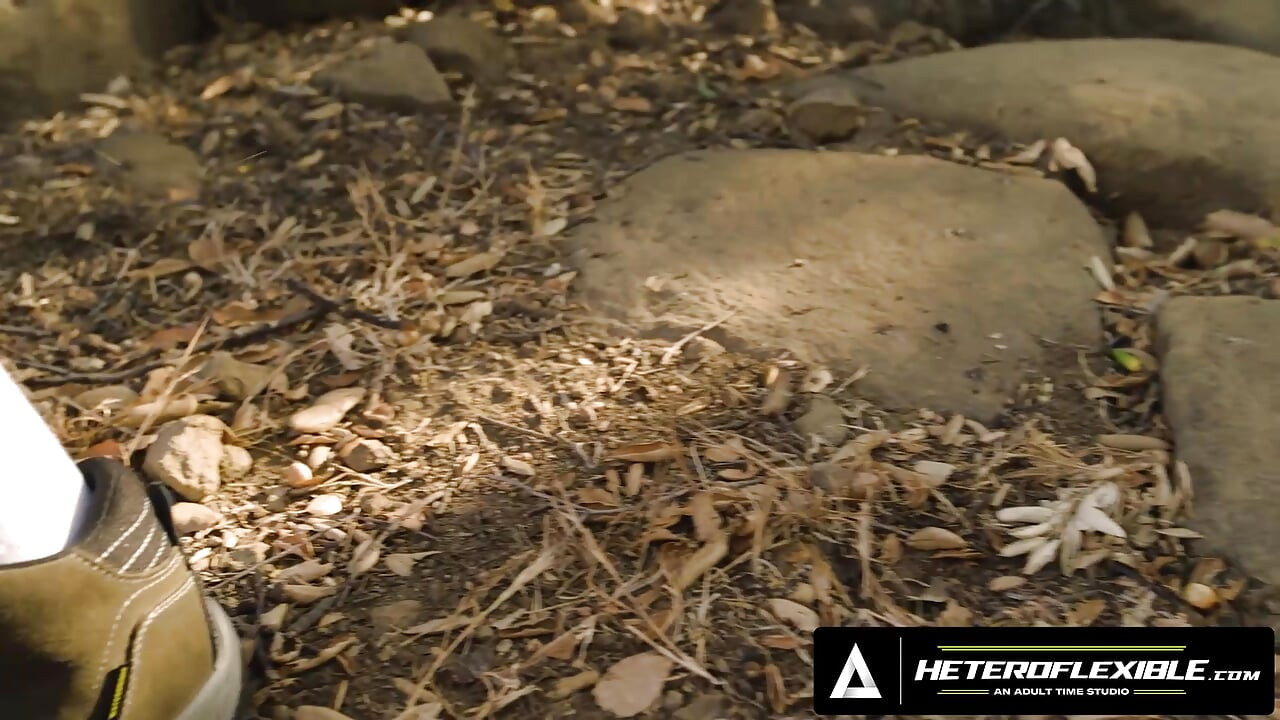 HETEROFLEXIBLE - Muscle Hunk Gives Power Bottom Rough Sweaty Bareback Fuck After Getting His Help