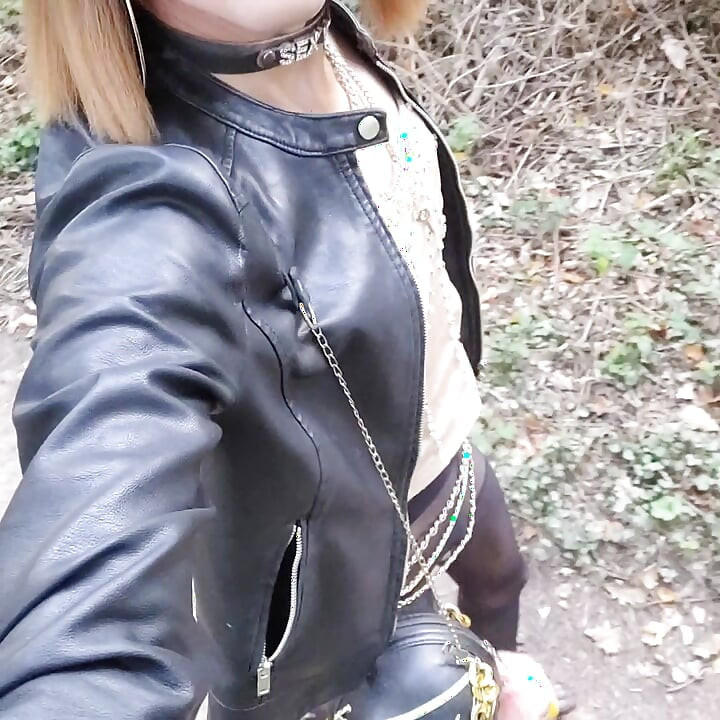 Exhibit P🚗U B L I C en Pute on a Parking Lot in the Forest, at La Faisanderie 91. Fanciful Tights, Thong [4sep25] Meet CoKiiNE! VaneSsaBiTCHx