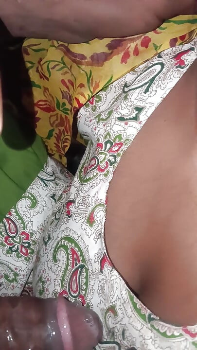 Desi bhabhi sucking my dick