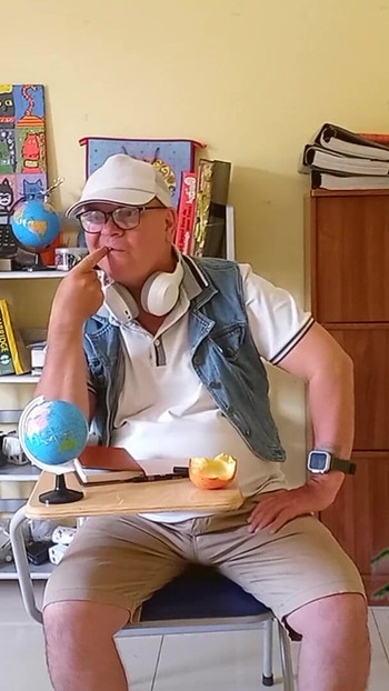 Ikonski trenutak iz "TORCELINI. Љkolu. Lekcija geografije 2. Kontinenata. CEO VIDEO"