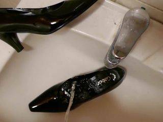 Piss v manželkách černé patentované klasické soudní boty