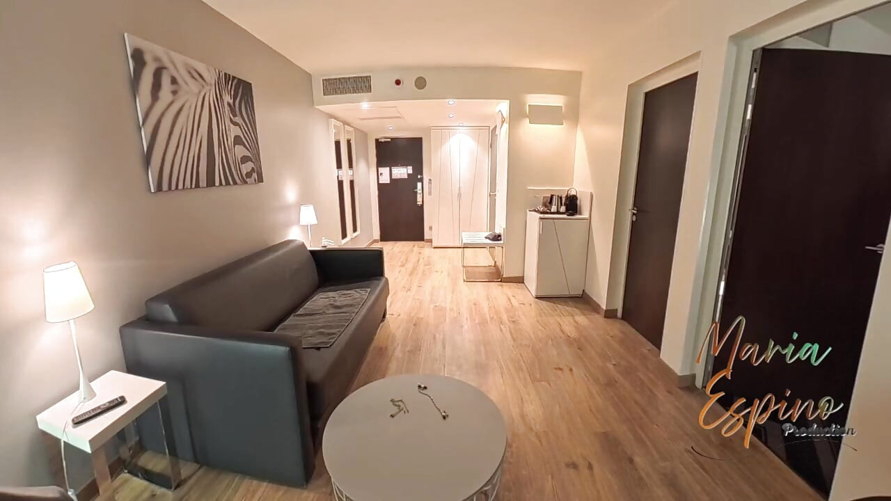 Îmi Place Când Câinele Meu Este La Picioarele Mele (partea 1)