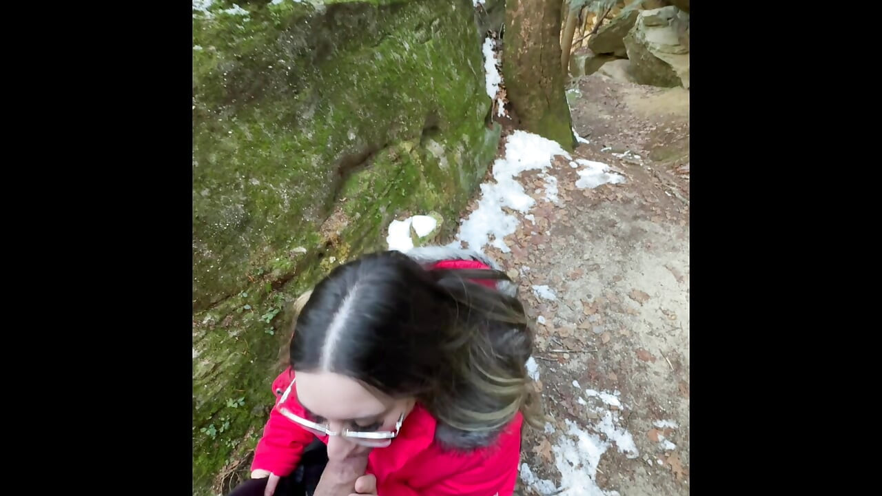 Ντροπαλό λευκό μουνί χτυπιέται στην έρημο