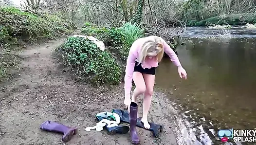 Белые колготки секретарши, промокнутые в кулисах, пошло не так