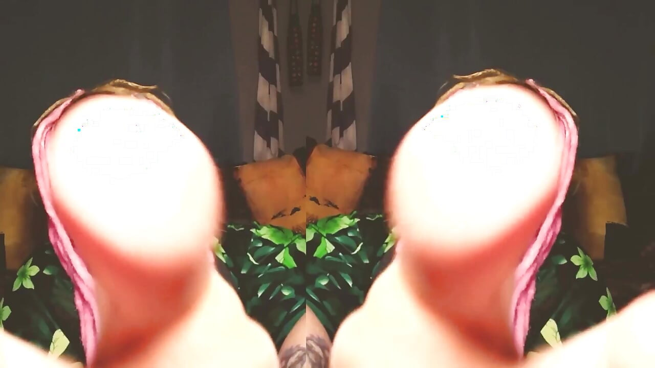 Foot fetish JOI with sensual CEI for Gooner boys with Goddess Lana