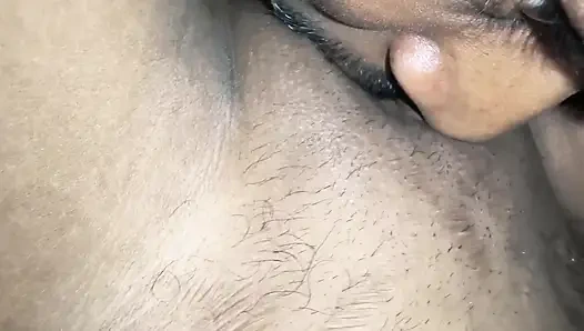 Seorang peri datang dari langit, dan dia adalah tamparan bur dan pantat yang cantik.