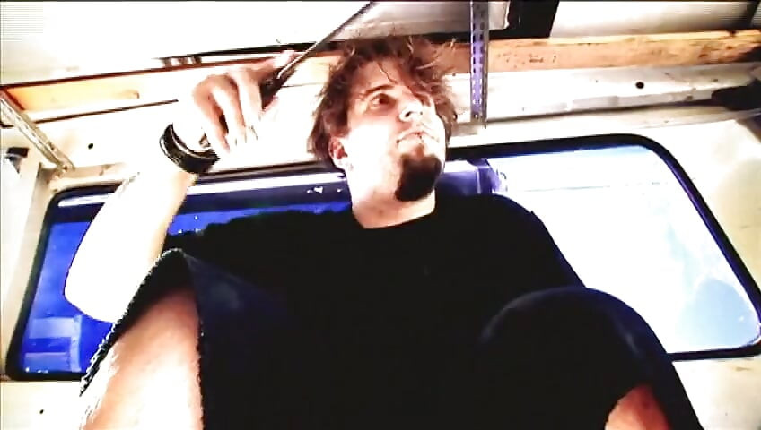 Blonde blondine nimmt ein gutes hämmern auf dem rückweg des van