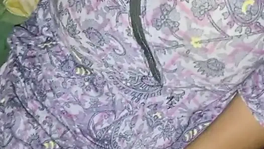 "Aku menyetubuhi ibu tiri keponakanku di depannya.