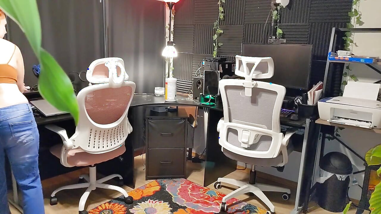 Buttcrack Exposed Dusting Home Office