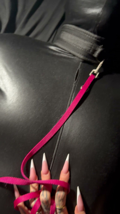 Your Long Nails Mistress είναι πίσω! Γίνε καλό αγόρι και ακολούθησέ με ξανά στο OF μου!