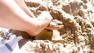 Ik liet hem klaarkomen op een strand met mensen in de buurt