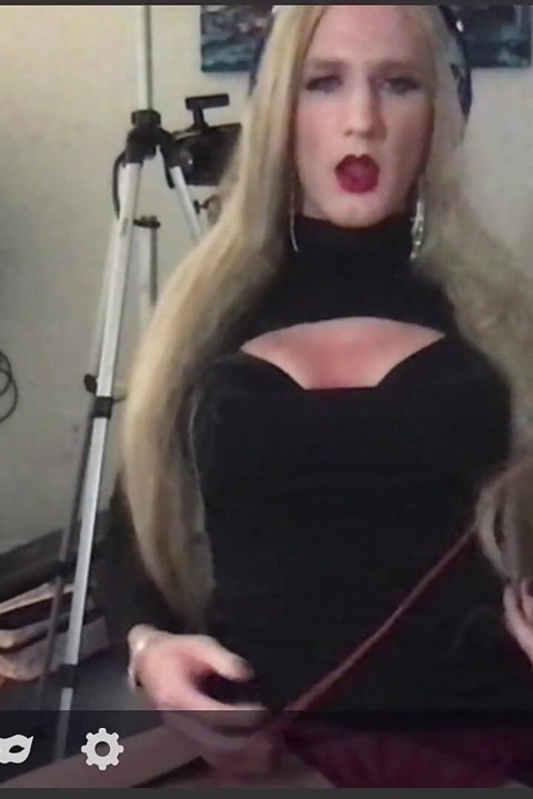 Quente Tgirl camming pau e anal