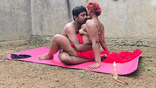 Индийская сари член подчищает милфу жестко, в 69, отсасывает и жестко трахается с боссом с большим хуем