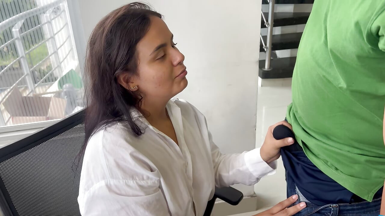 I FUCK THE ENGLISH TEACHER HARD DURING CLASS