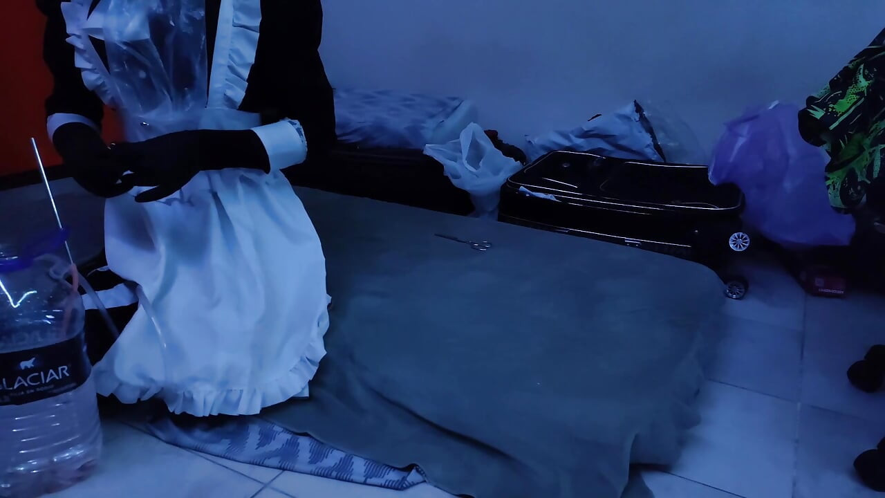 Kigurumi meid bondage zwaar ademspel