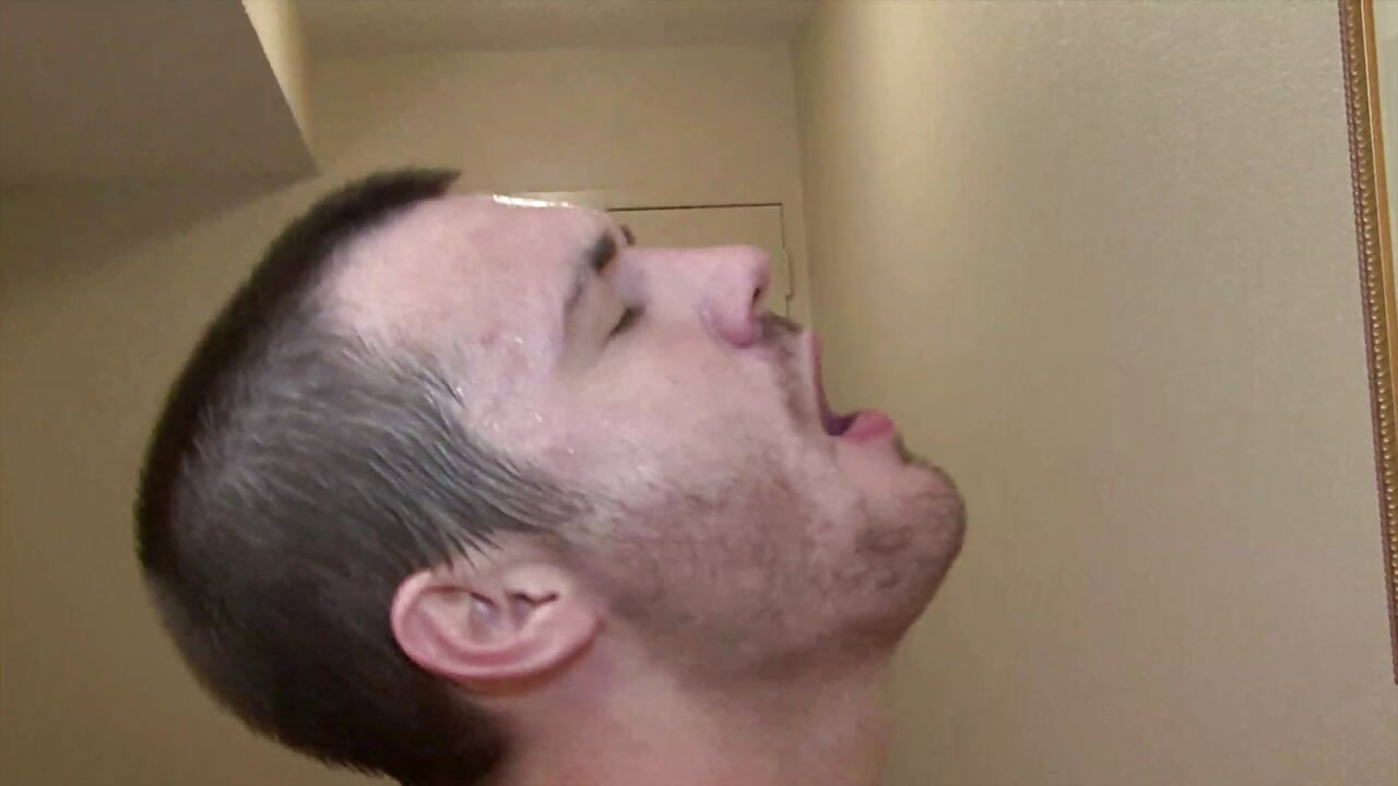 Gay fucked bareback by his strraight friend 22 YO and cum inside his ass