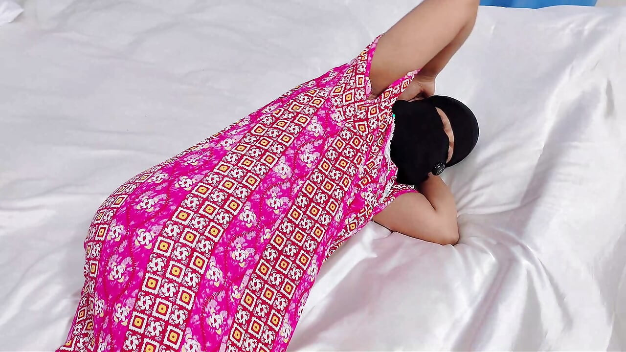 Desi bhabhi ridung dever big cock for bra and panty bangla voice