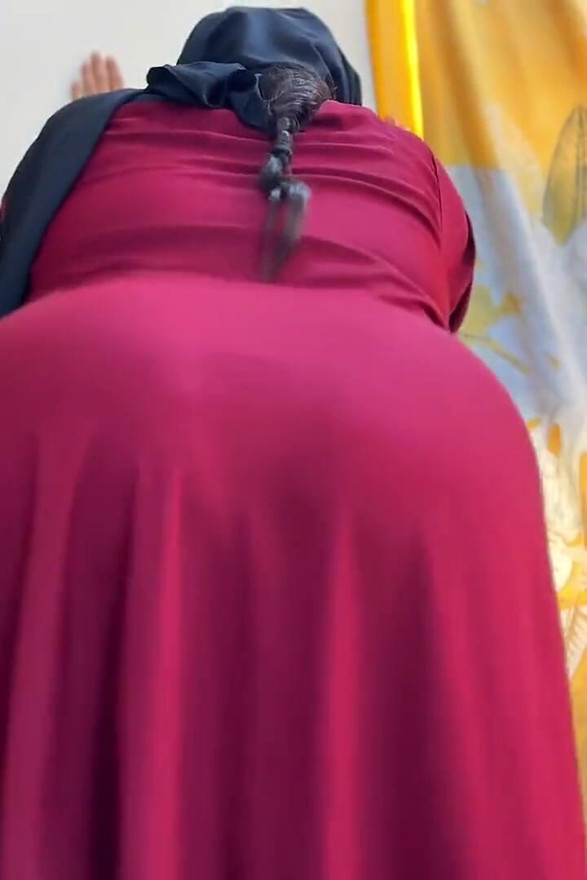 Beautiful Hot Stepmom Open Her Burqa & Show Her Huge Ass in Saudi Arabia - Hijab & Niqab Hookup
