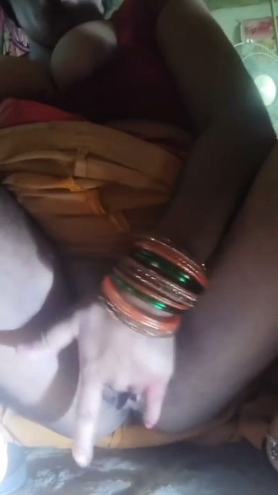 Desi mallu aunty fingerings pusssy to orgasam,aunty sex viral video, viral mms aunty | Clip 3