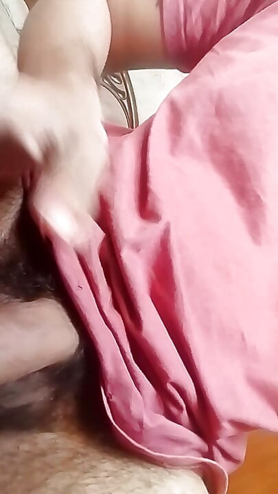 Cute amateur solo guy stroke and masturbating with his big dick