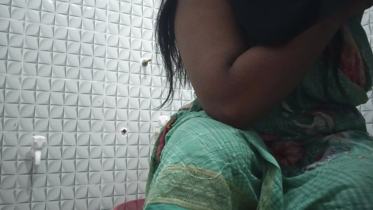 Cute desi girl steamy bathroom strip