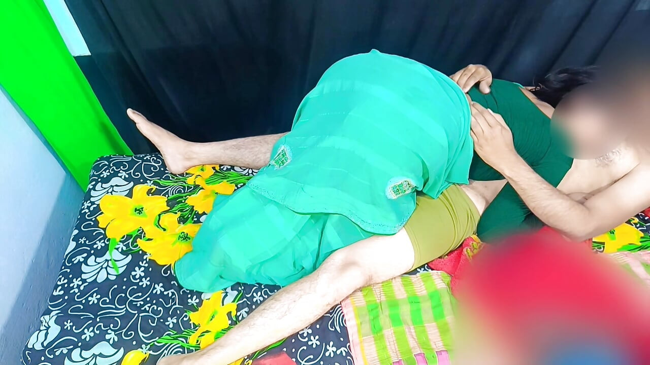 VERY HOT NEWLY MARRIED DESI INDIAN BABHI WAS FIRST TIEM SEX WITH DEVER IN ANEAL FINGRING VIDEO CLEAR HINDI AUDIO AND DIRTY TALK