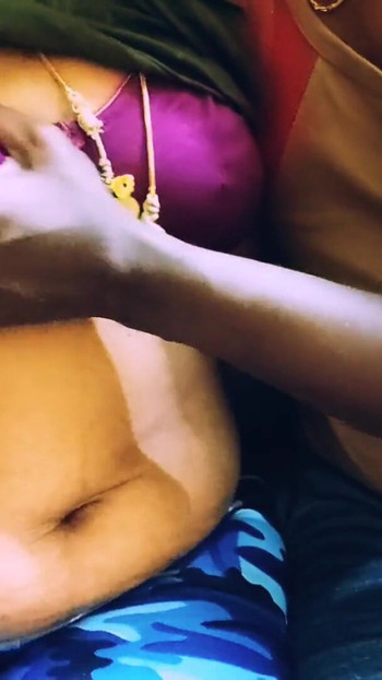 Momen wajib dibagikan dari "gadis india dientot posisi sofa sambil ngomong jorok"