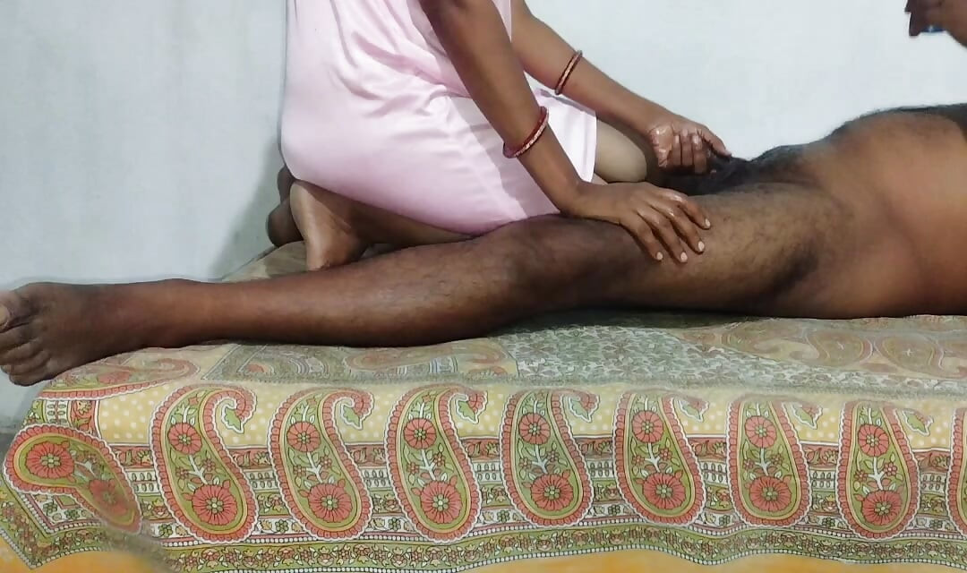 Kaamwali ko bed pe sula ke boor choda aur pani nikala
