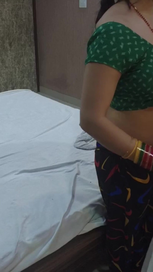 Had to share a room with aunty at sister's wedding | Clip 1