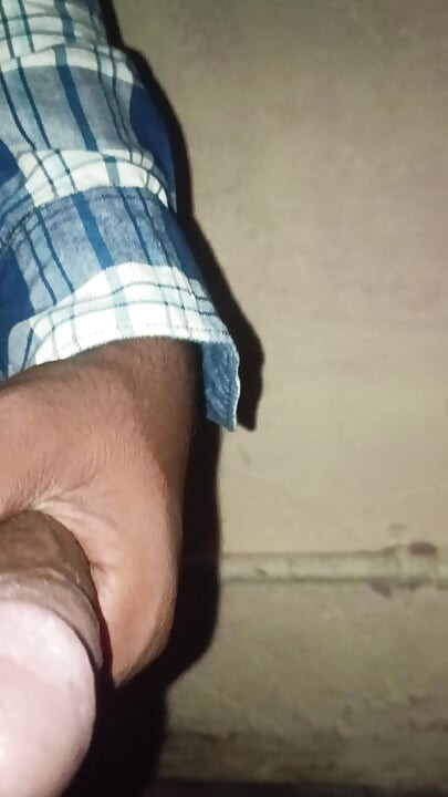 मुलगा मस्टरब्रशन हातात उतरला