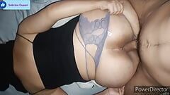 Gadis berhijab dengan pantat montok ini seks anal untuk pertama kalinya, biar adik tirinya nggak crot