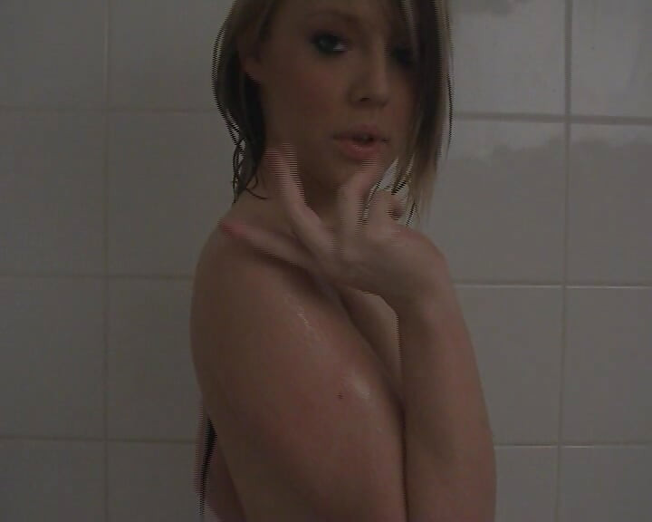 Chanellein crveni bikini