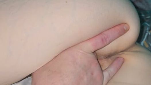 Flaca milf tocada para múltiples orgasmos húmedos