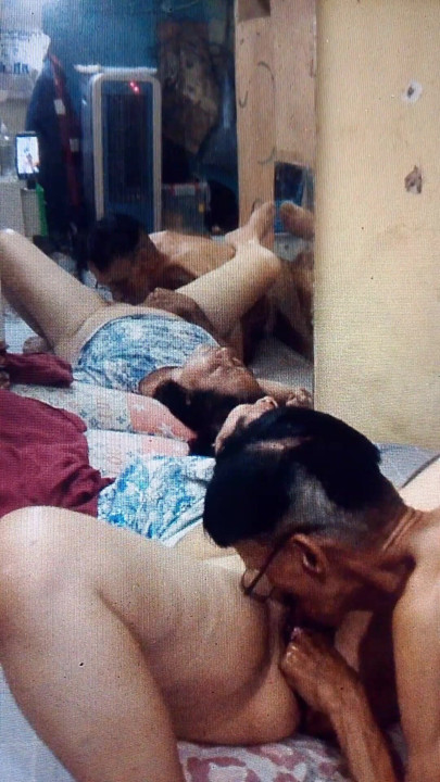 Ma femme veut que je lui bouffe la chatte et baise en levrette | Clip 1