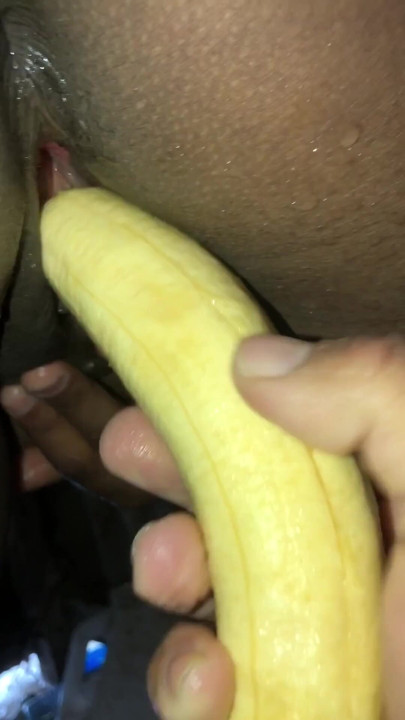 Dominican woman masturbating with a banana | Clip 1