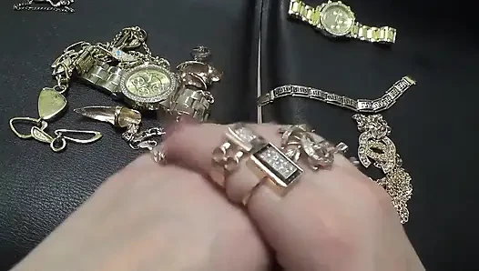Goldener schmuck und handfetisch
