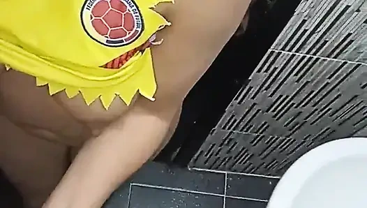 Si cewek hot rambut cokelat dengan toket kendor 18 tahun asal new york amerika serikat ngentot kontol besar abang tirinya bagian 6