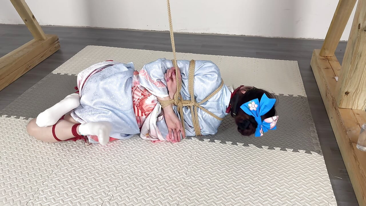 The Climax Version of Wearing a Kimono on a Sunny Day