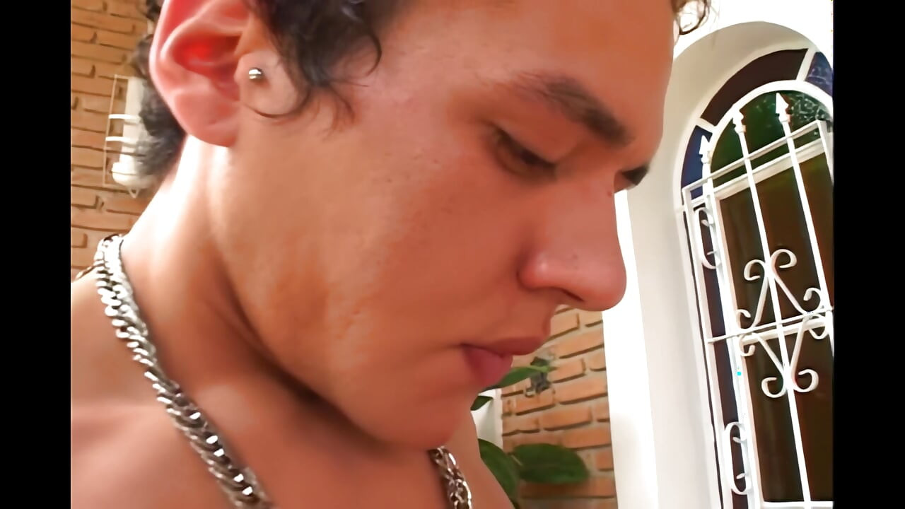 Твърдо в задника