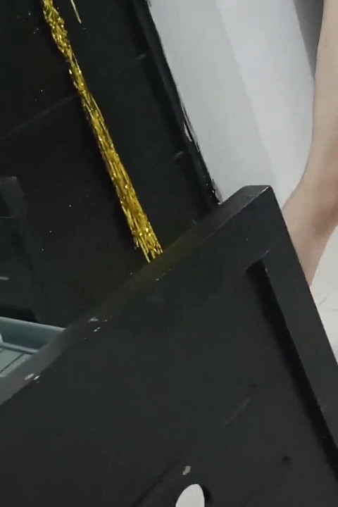 Toket kendor besar brunette usia 18 tahun dari jeje new york amerika serikat meniduri vale kontol besar saudara tirinya