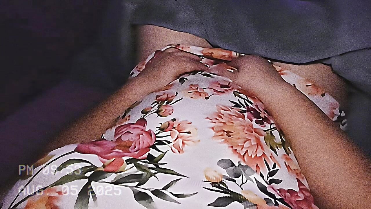 This is how I end my day caressing my pussy before resting - POV -