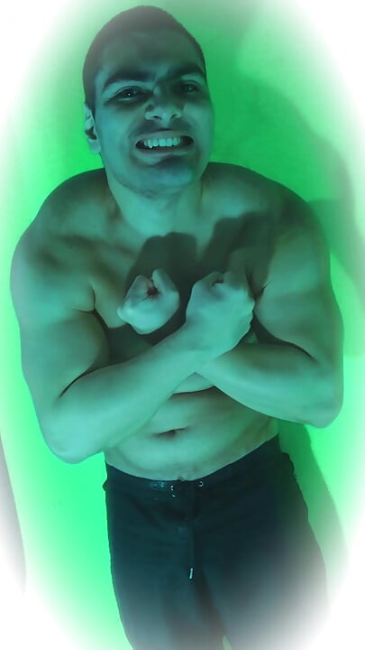 Green - Masturbation - Cristopher Rebellato - Big Penis - Vertical Video - Muscular