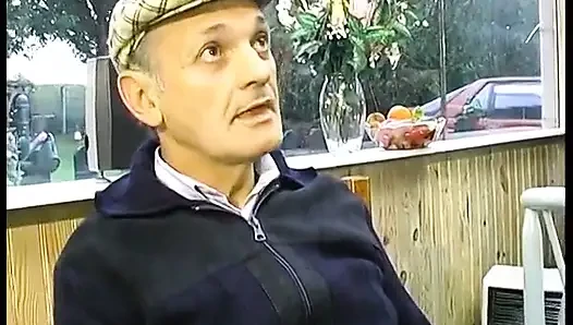 Dede yeni bir araba karşılığında genç bir kaltağı sikiyor