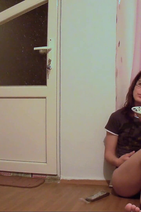 Eating from a plate and then filling it with hot pee